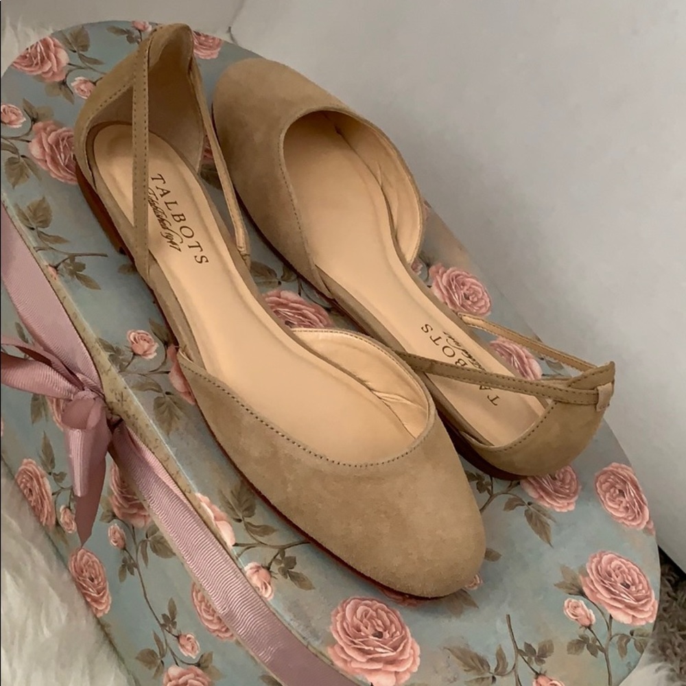 NWT Nude/Beige Talbots Suede Flats